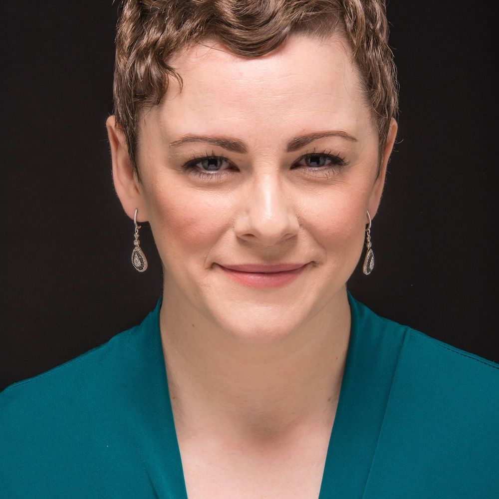 Meet your Posher, Hilary